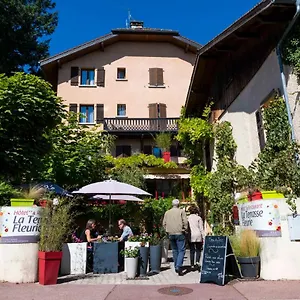 Logis La Terrasse Fleurie Hotel